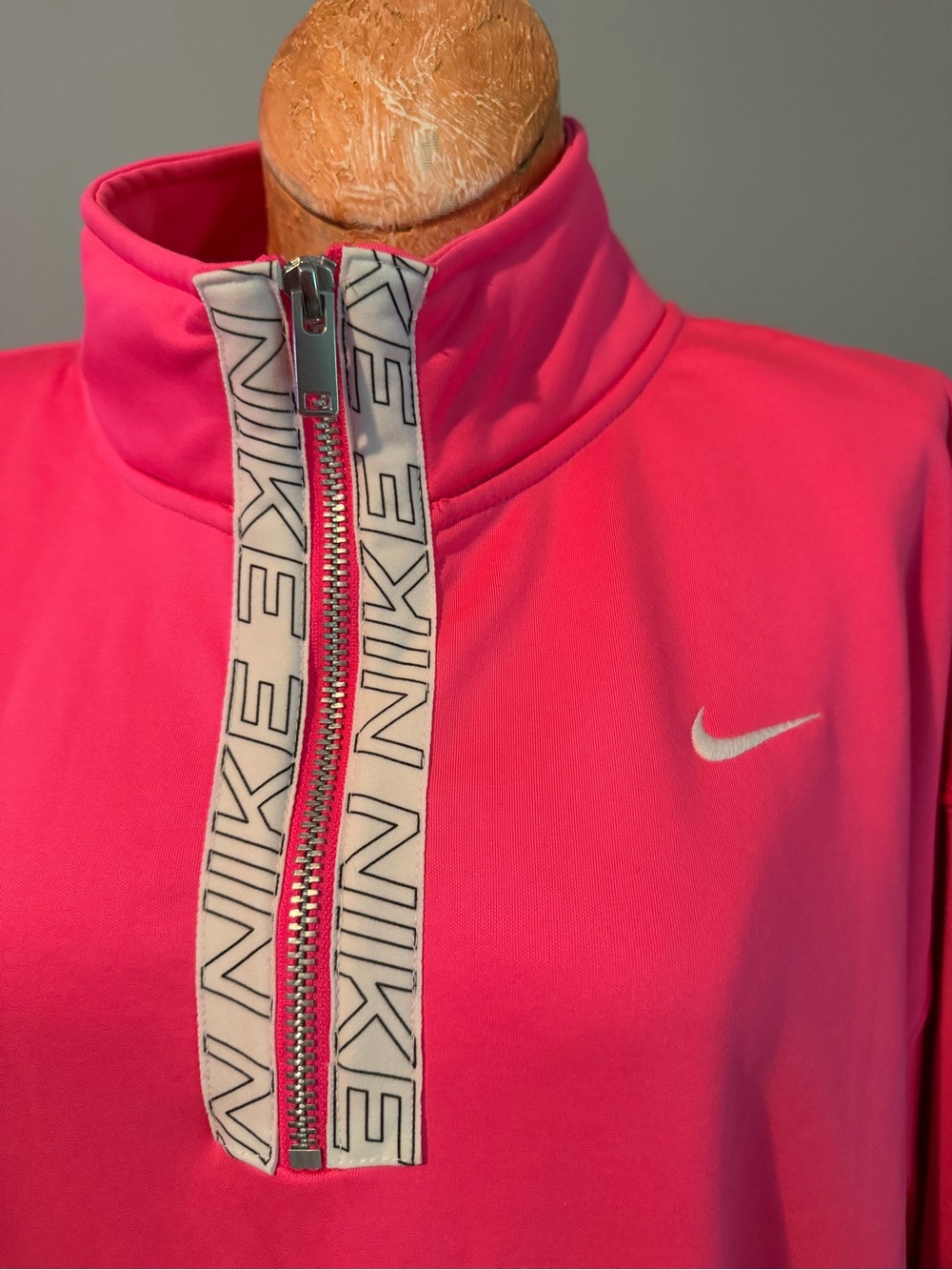 Women’s Nike XL Dri Fit quarter zip hot pink excellent condition very soft - Picture 2 of 5